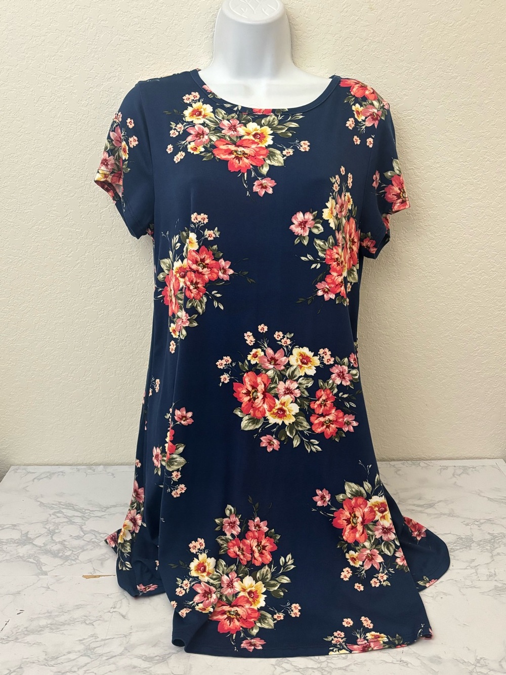 Jamie & Layla Floral Stretchy Dress Petite Medium PM artsy Floral to wear USA